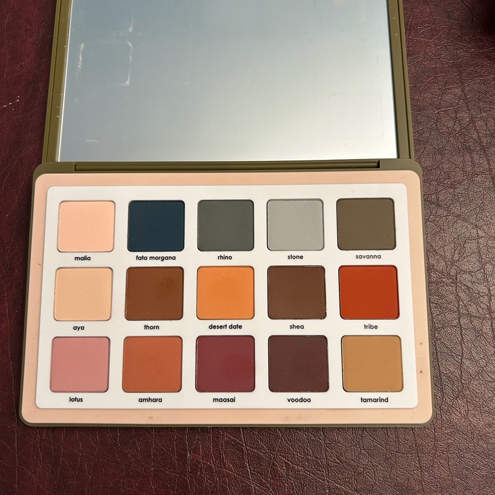 Natasha Denona Cream and Blue Eyeshadow Palette